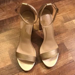Lulu’s Metallic Gold Heel sz 9.5